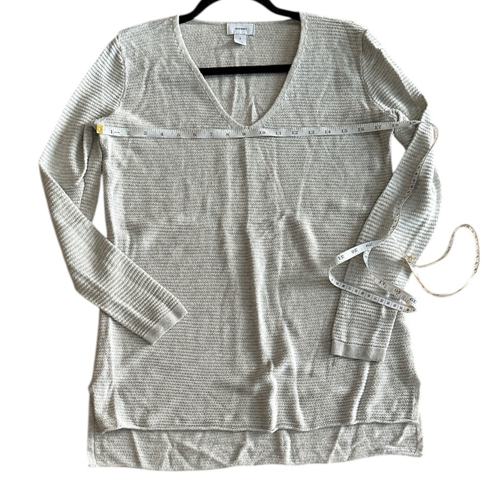 Old Navy Light Gray V-Neck Long Sleeve Top